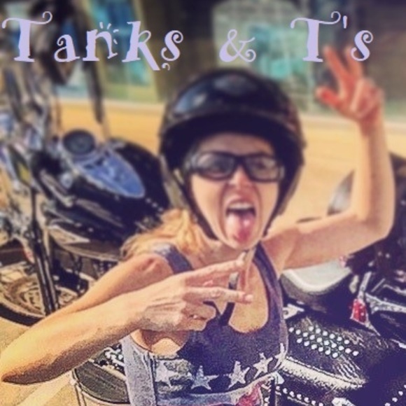 Women's Tanks & T's
